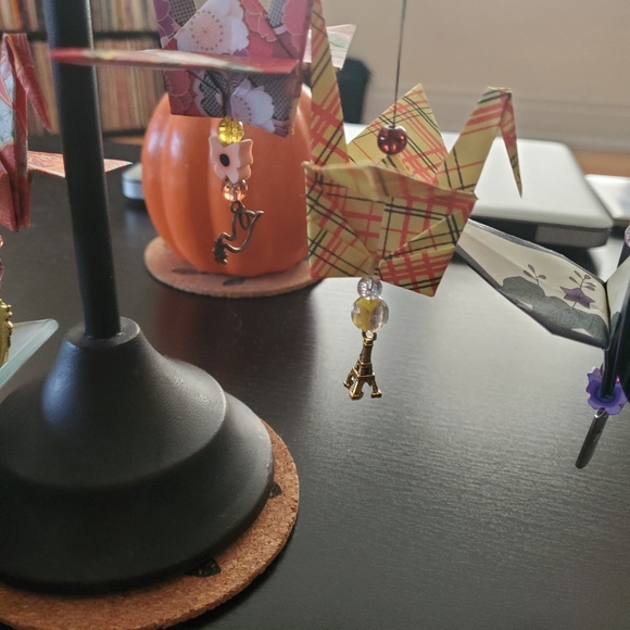 Ornamental gifts from a global creative community. - Picture 4 of 5